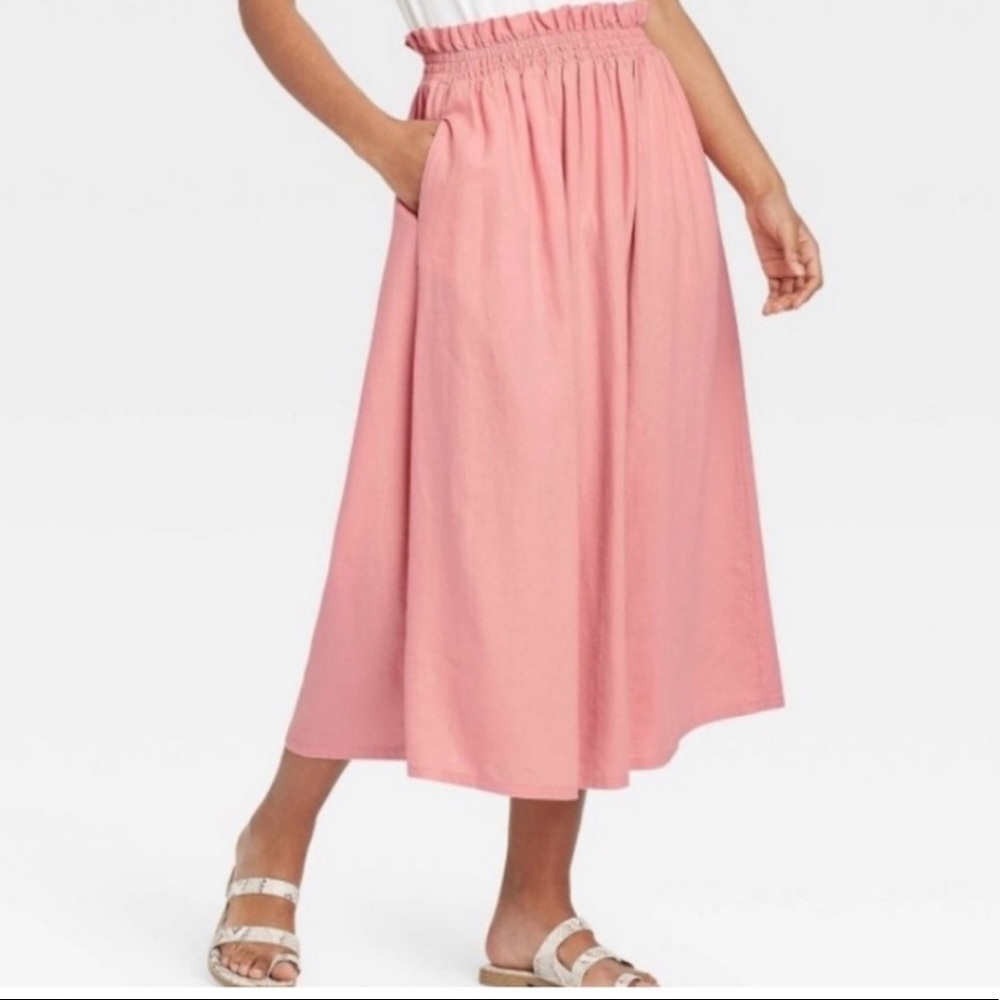 BRAND NEW Target pink linen skirt. Never worn. elastic waist with pockets!